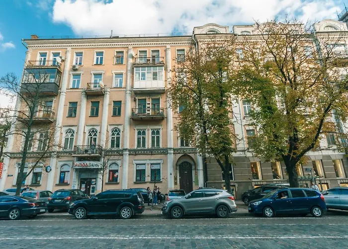 Отличная Квартира Рядом Золотыми Воротами
